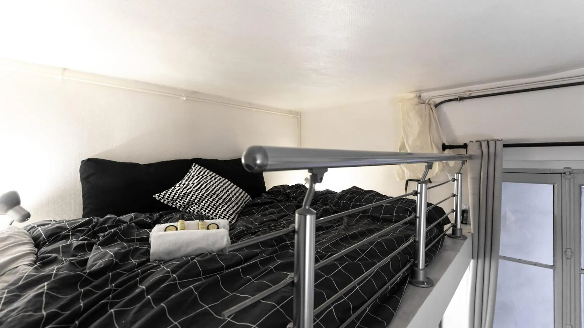Guestready - Cosy Studio Mezzanine In Paris 0*,